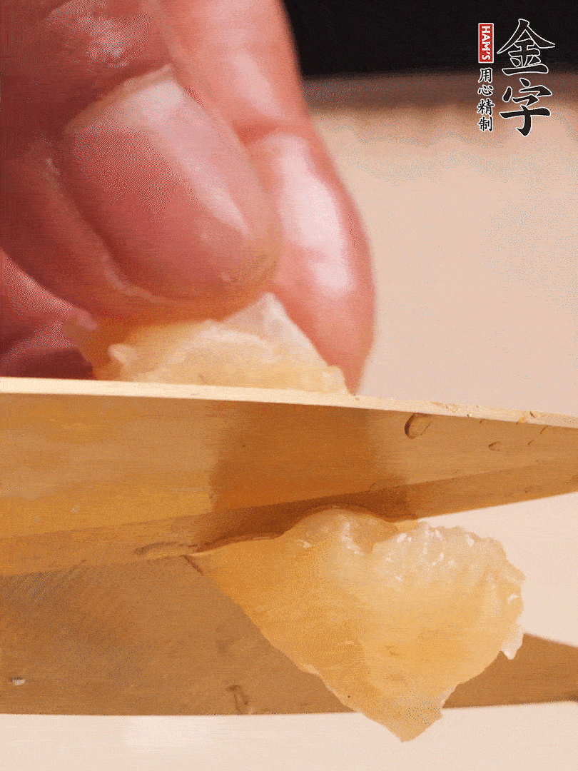 取出放入清水中，清洗表面，再剪成小段